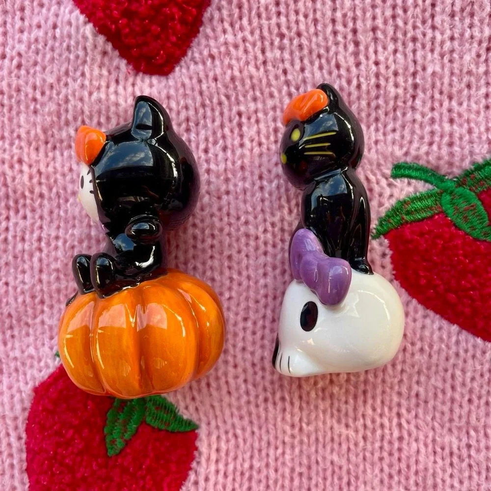 Sanrio Hello Kitty Halloween Pumpkin and Black Cat Ceramic Salt and Pepper Set